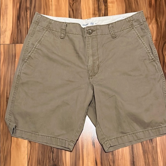 Old Navy Tan Flat Front Shorts Classic Style - Picture 1 of 3